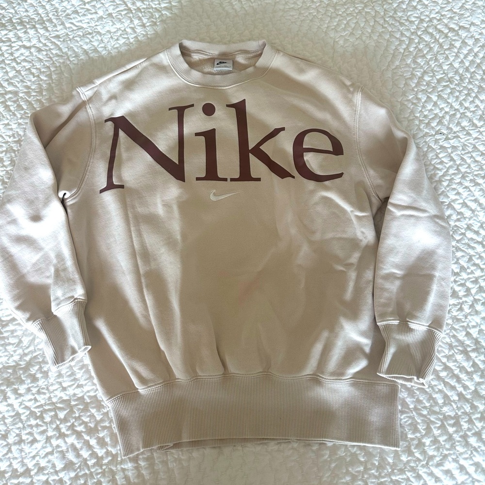 Nike Women’s sweatshirt